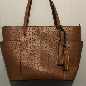 NWT-AUTHENTIC GUESS purse